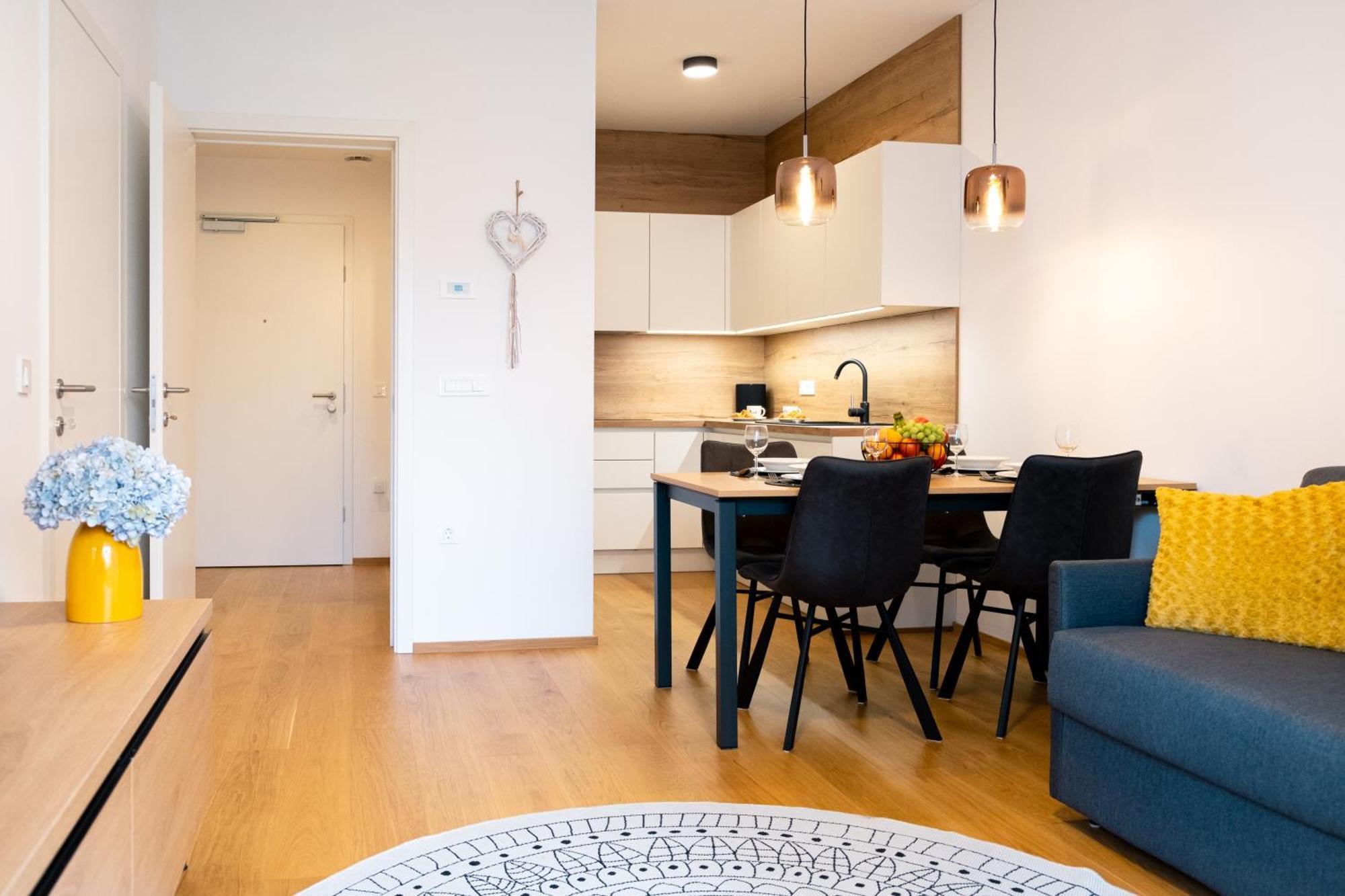 Masarykova Residence - Modern 1-Bedroom In City Center & Free Parking Любляна Экстерьер фото
