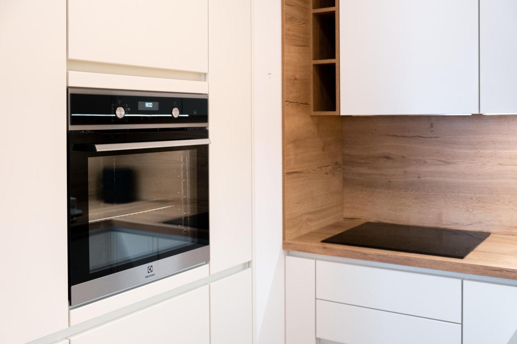 Masarykova Residence - Modern 1-Bedroom In City Center & Free Parking Любляна Экстерьер фото