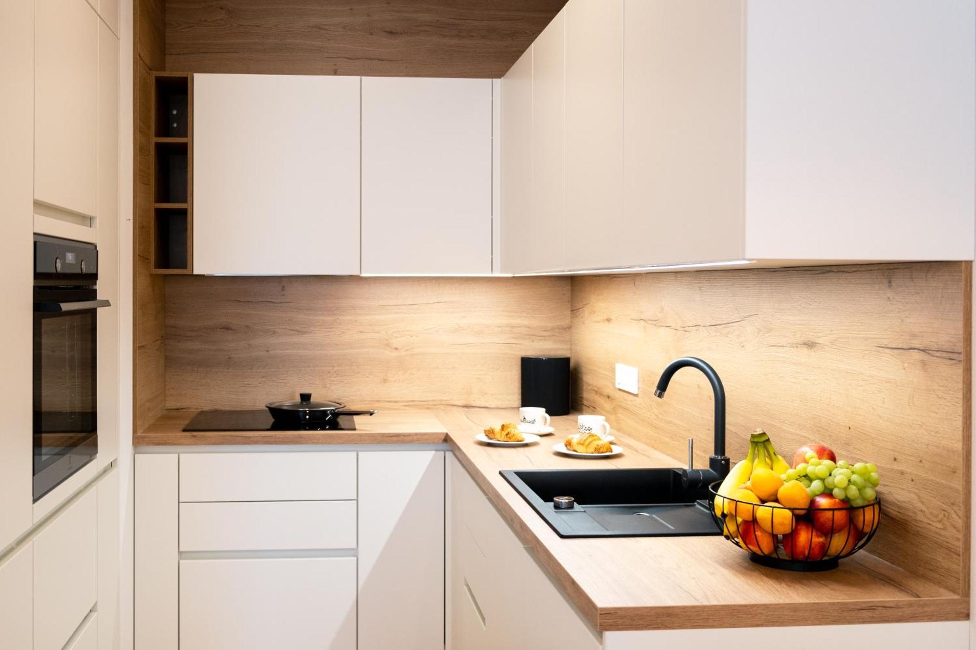 Masarykova Residence - Modern 1-Bedroom In City Center & Free Parking Любляна Экстерьер фото
